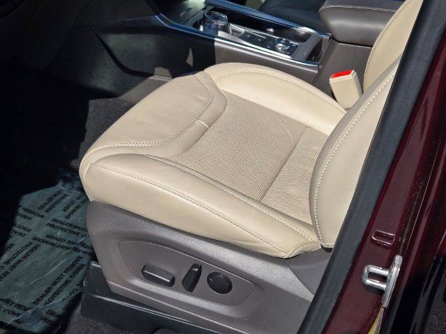 Certified 2023 Ford Explorer Platinum w/ Technology Package image 28