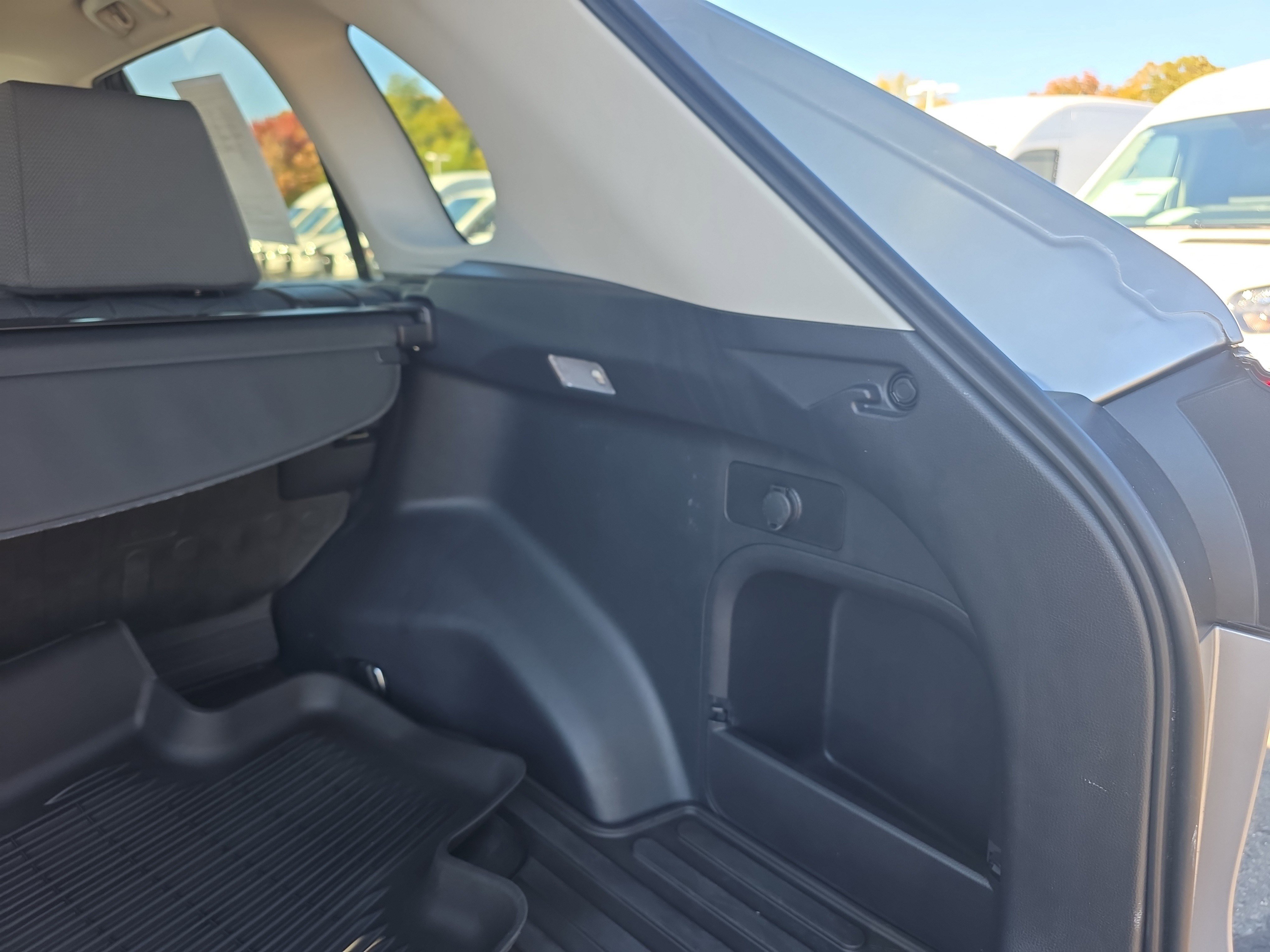 Used 2021 Toyota RAV4 XLE w/ Convenience Package image 17