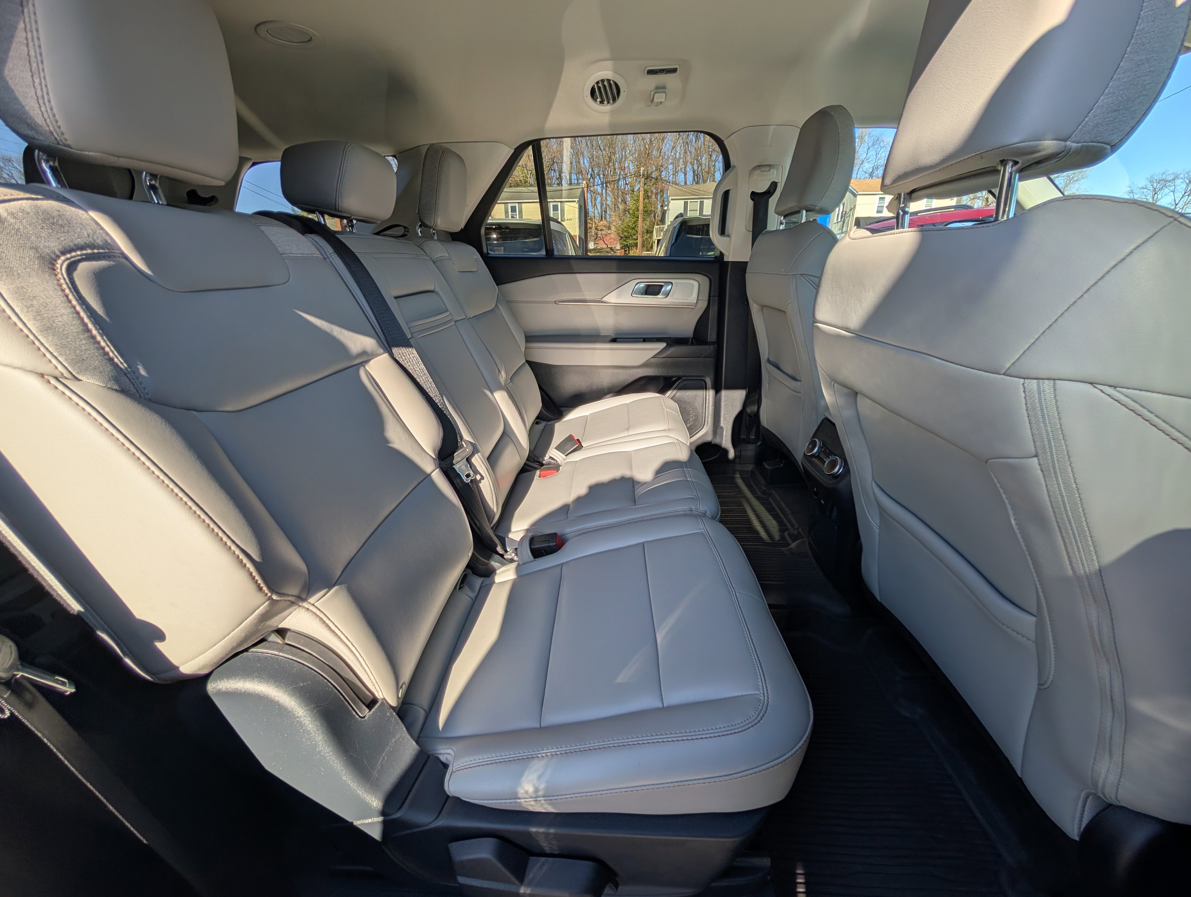 Certified 2025 Ford Explorer Active w/ Active Comfort Package image 13