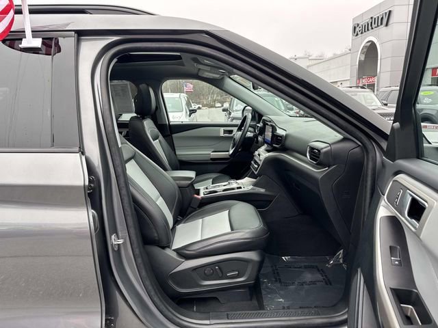 Certified 2023 Ford Explorer XLT w/ Equipment Group 202A image 11