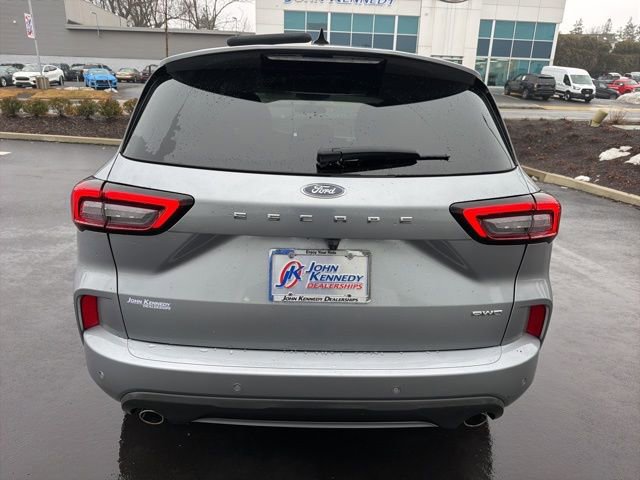 Certified 2023 Ford Escape ST-Line w/ Tech Pack #1 image 4