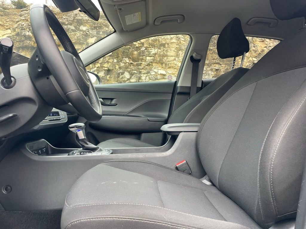 Used 2025 Hyundai Kona SEL image 17