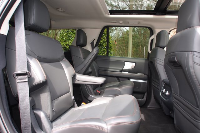 Certified 2025 Ford Expedition Active image 13