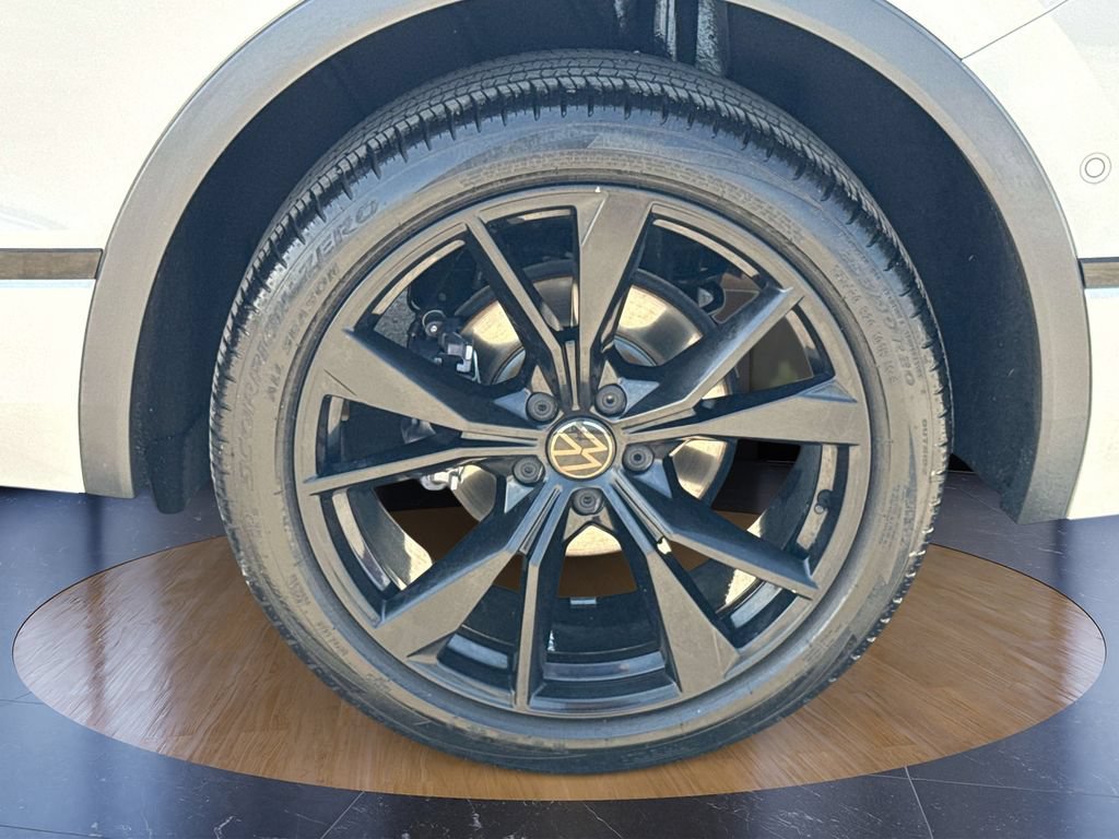 Used 2022 Volkswagen Tiguan SEL R-Line AWD/4WD image 38