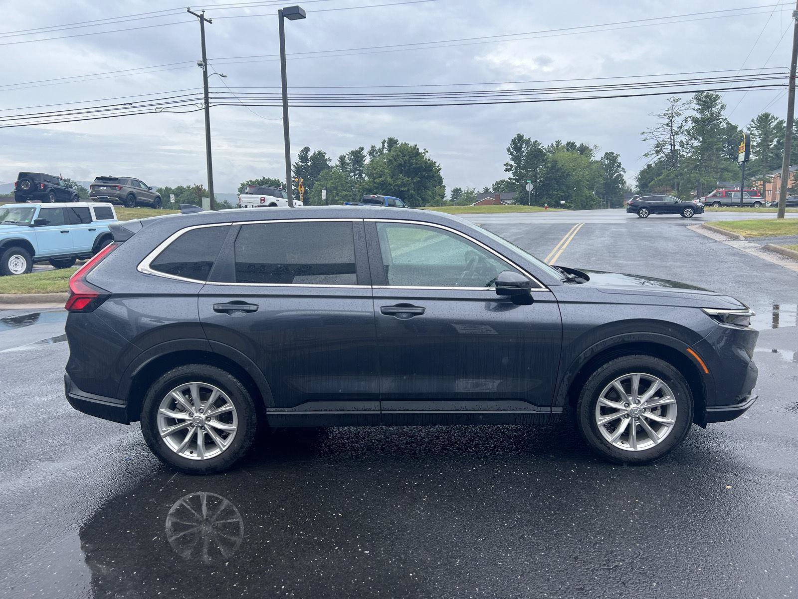 Used 2025 Honda CR-V EX image 6