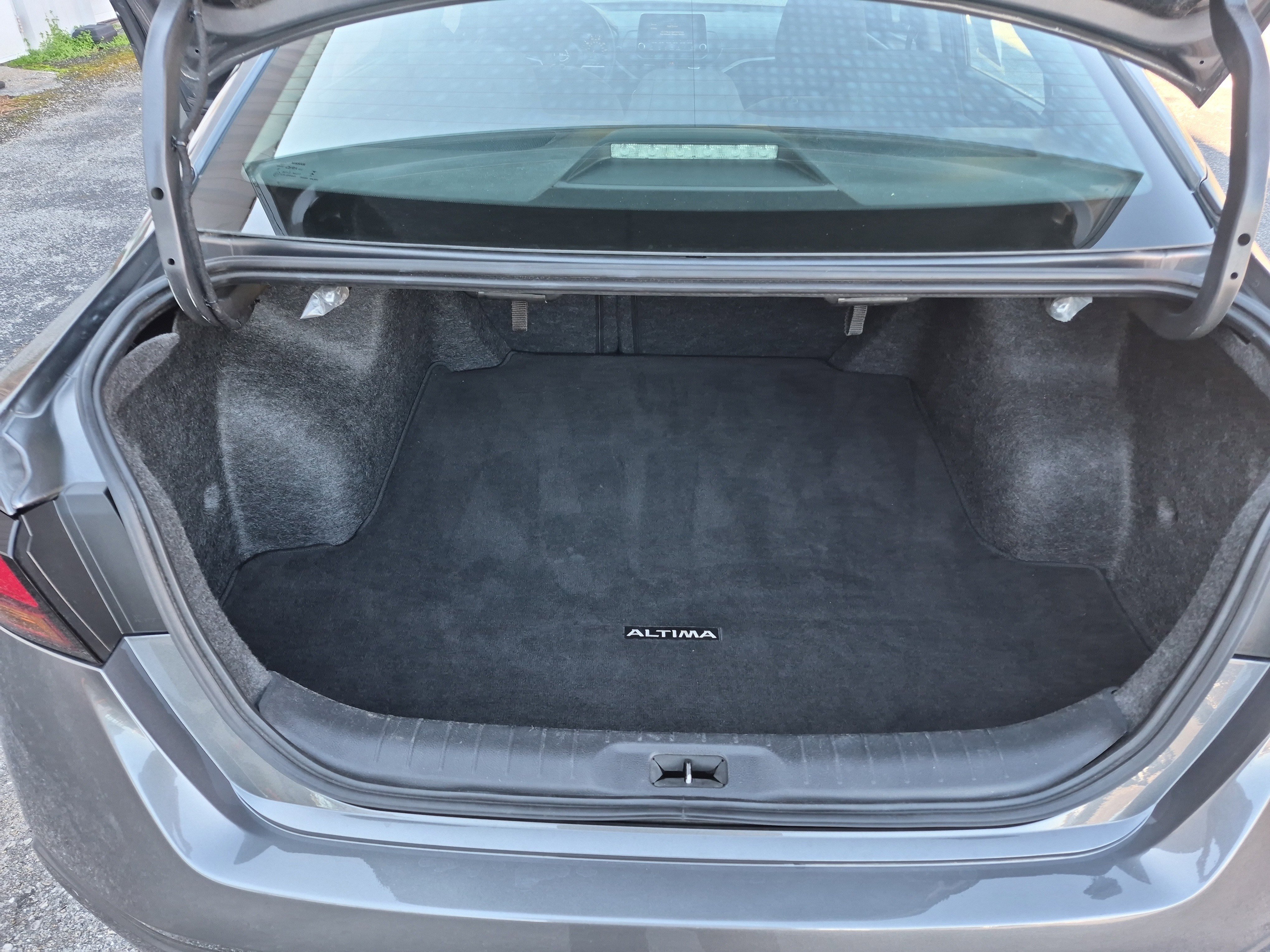 Used 2024 Nissan Altima 2.5 SV image 8