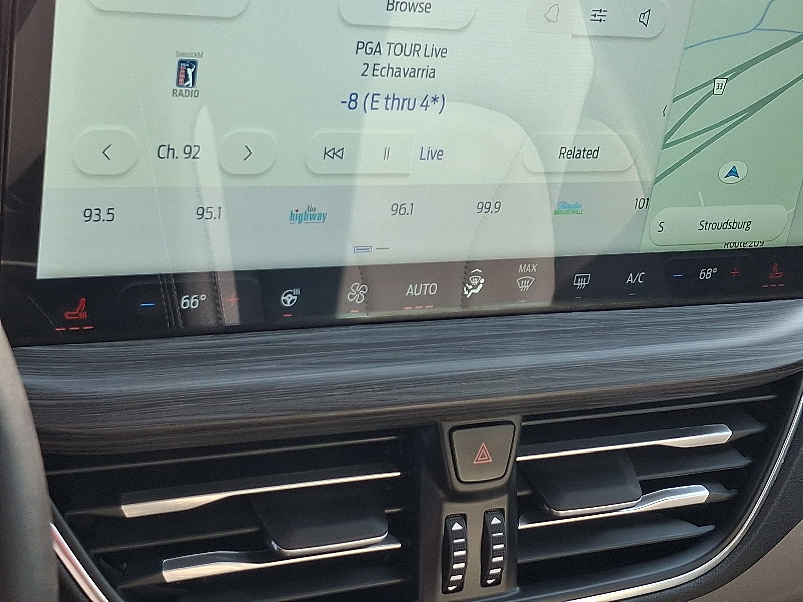 Certified 2025 Ford Escape Platinum w/ Premium Technology Package image 15