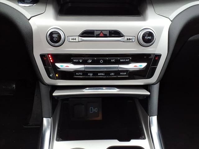 Certified 2022 Ford Explorer XLT w/ Equipment Group 202A image 16