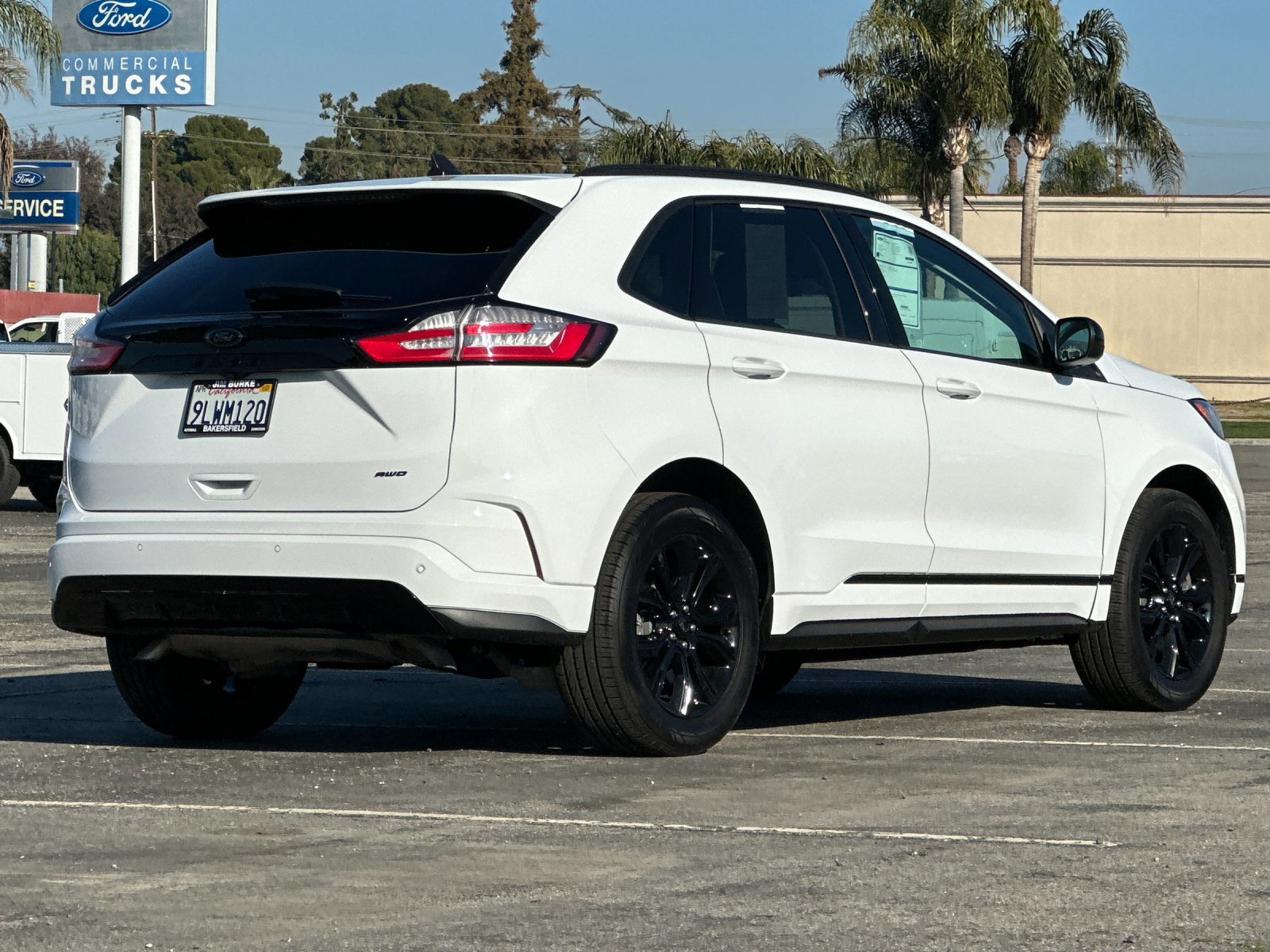 Certified 2024 Ford Edge SE w/ Black Appearance Package image 5