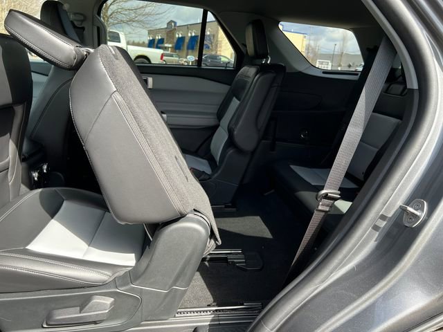 Certified 2023 Ford Explorer XLT w/ Equipment Group 202A image 7