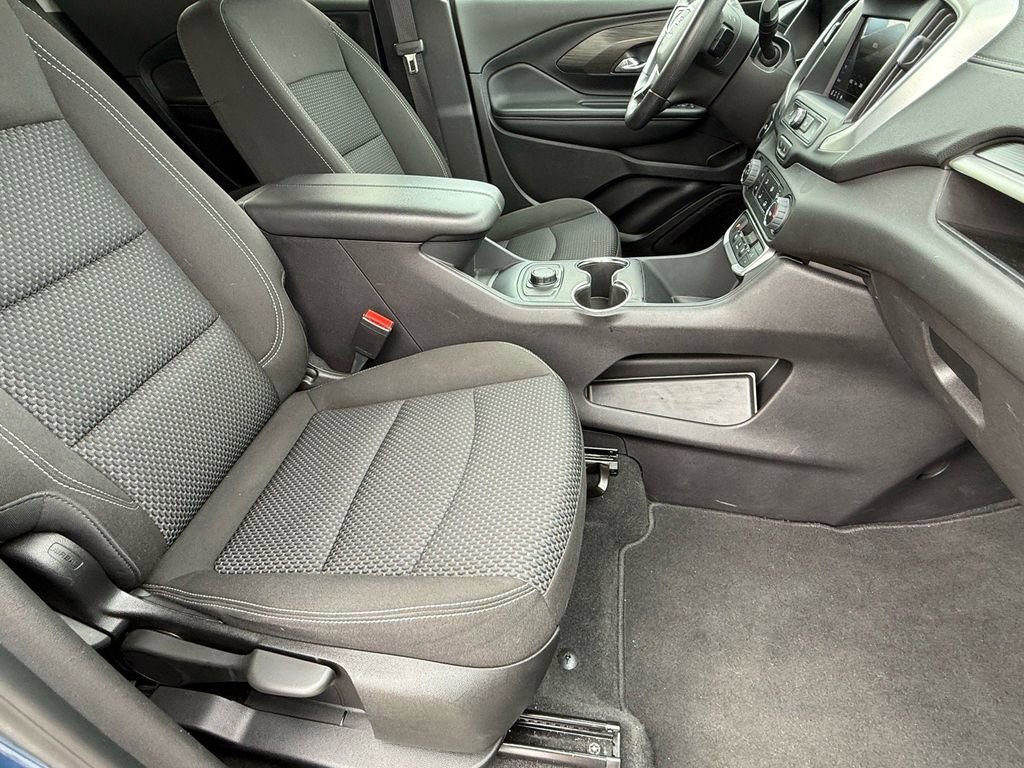 Used 2024 GMC Terrain SLE image 11