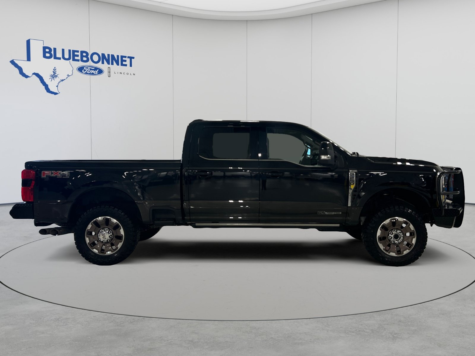 Certified 2024 Ford F250 King Ranch w/ FX4 Off-Road Package AWD/4WD image 4