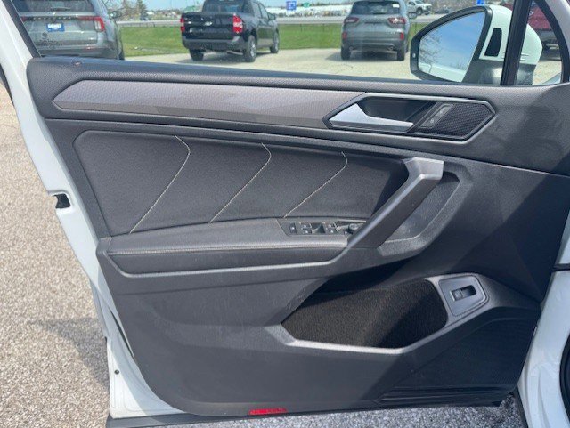 Used 2022 Volkswagen Tiguan SE image 11