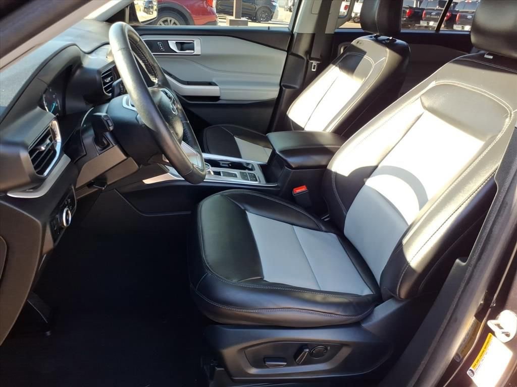 Certified 2024 Ford Explorer XLT w/ Equipment Group 202A image 17