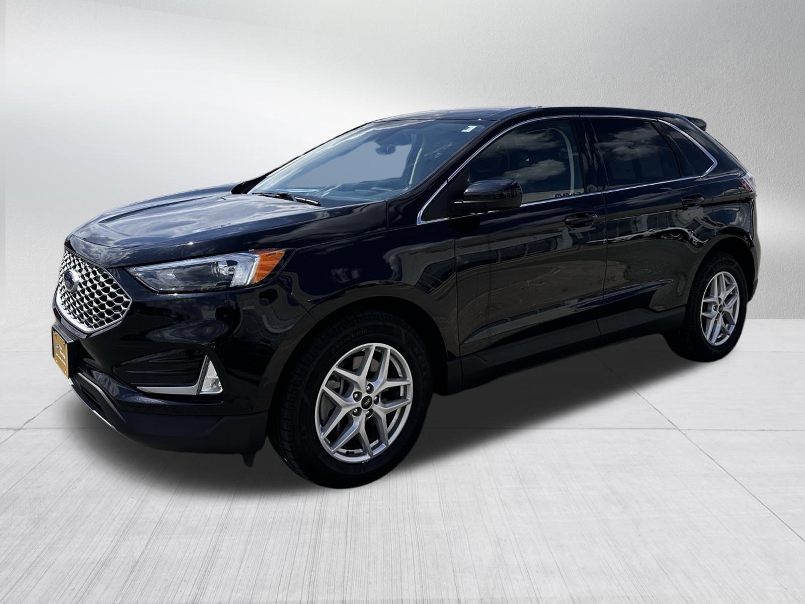 Certified 2024 Ford Edge SEL w/ Convenience Package AWD/4WD image 3