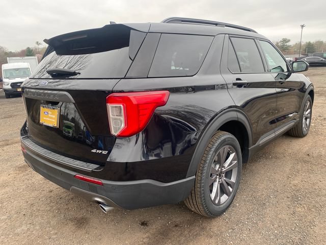 Certified 2022 Ford Explorer XLT w/ Equipment Group 202A AWD/4WD image 7