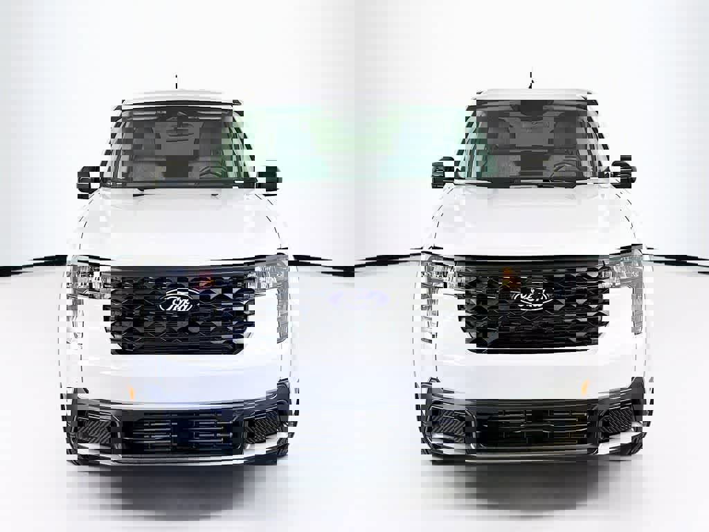 Certified 2025 Ford Maverick XLT w/ XLT Luxury Package image 8