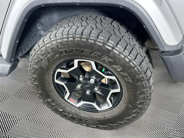 Used 2019 Jeep Wrangler Unlimited Sahara w/ Cold Weather Group AWD/4WD image 34