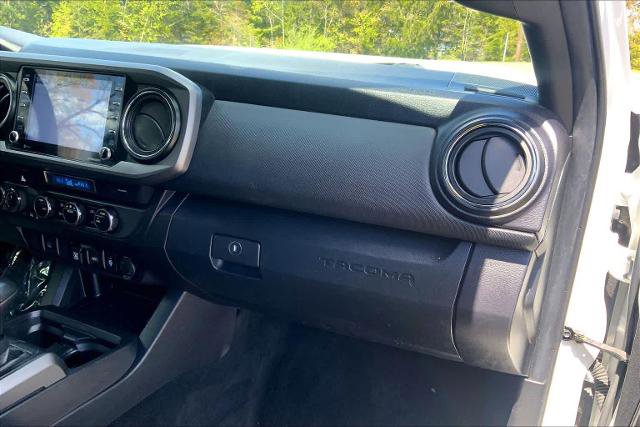 Used 2022 Toyota Tacoma TRD Off-Road AWD/4WD image 19