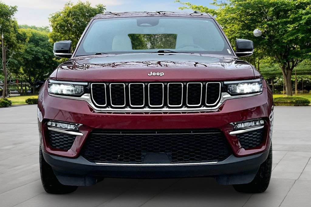 Used 2024 Jeep Grand Cherokee Limited AWD/4WD image 3
