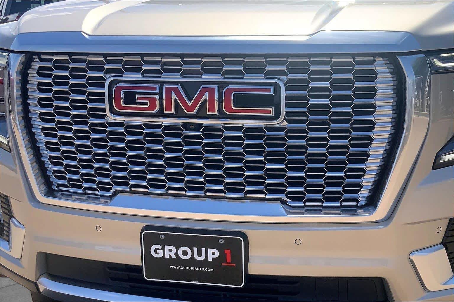 Used 2023 GMC Yukon XL Denali AWD/4WD image 30