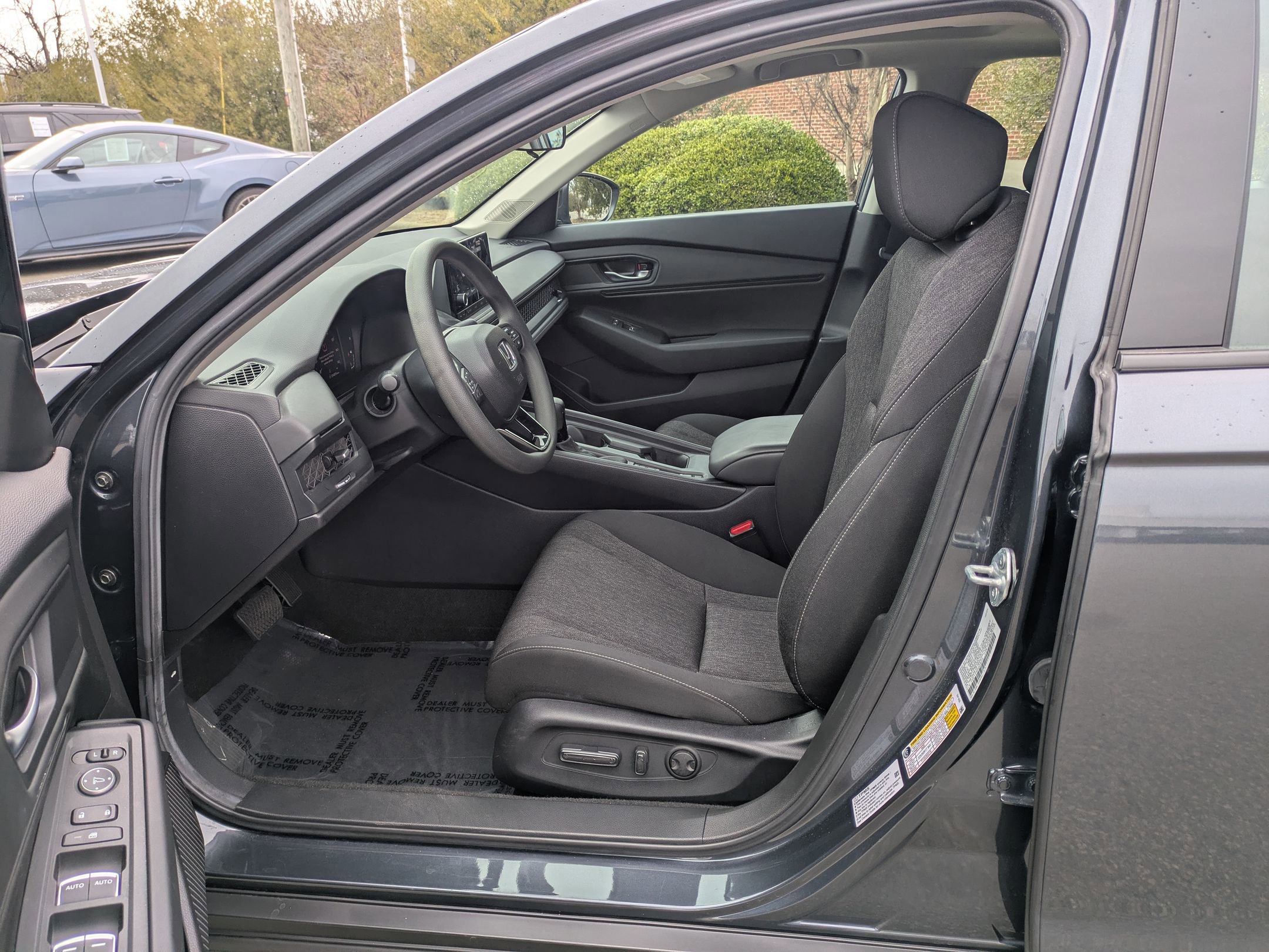 Used 2025 Honda Accord SE image 15