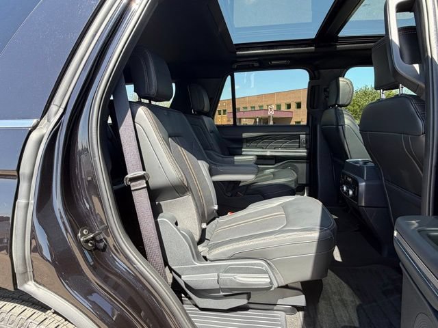 Certified 2024 Ford Expedition Platinum AWD/4WD image 11