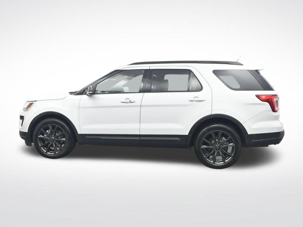 Certified 2018 Ford Explorer XLT w/ Equipment Group 202A FWD image 10