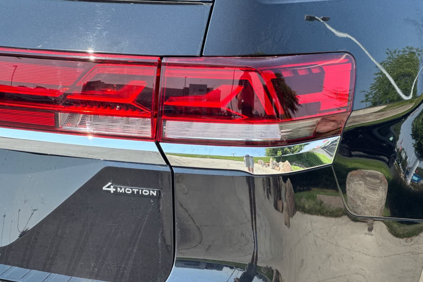 Used 2025 Volkswagen Atlas SE AWD/4WD image 28