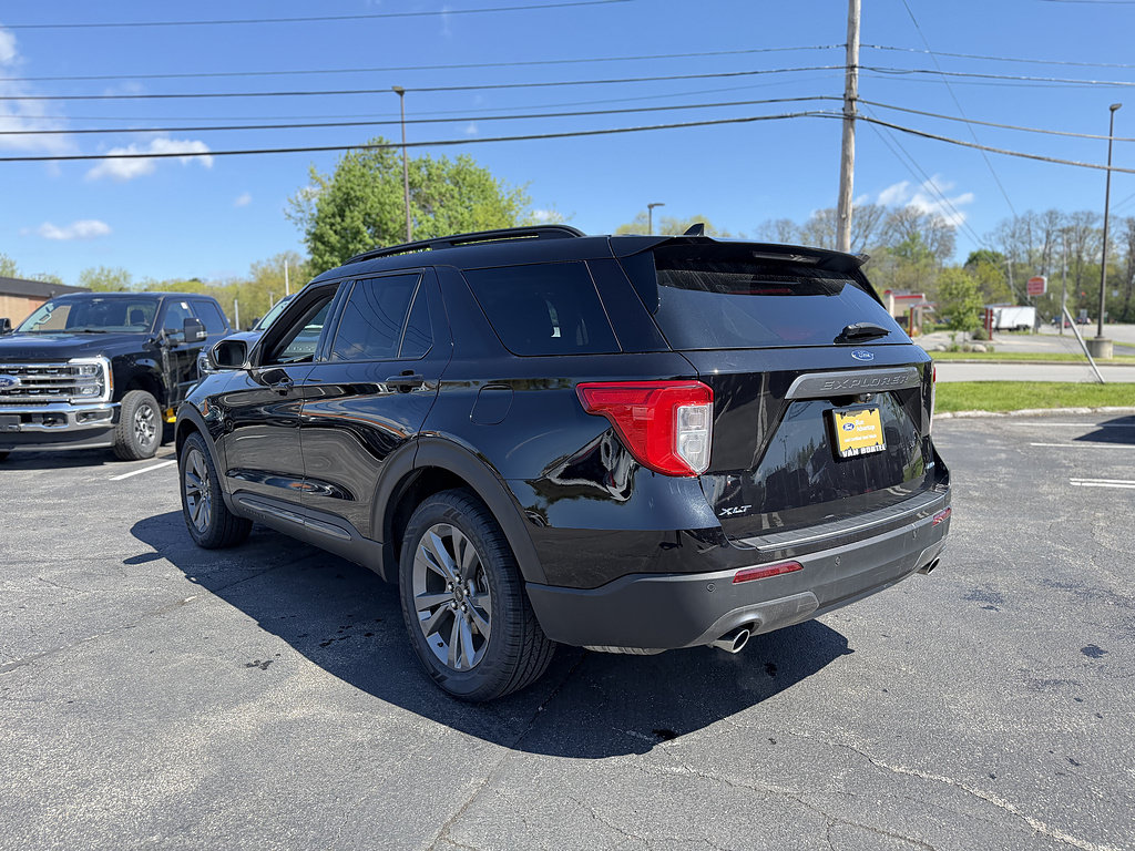 Certified 2021 Ford Explorer XLT w/ Equipment Group 202A AWD/4WD image 5