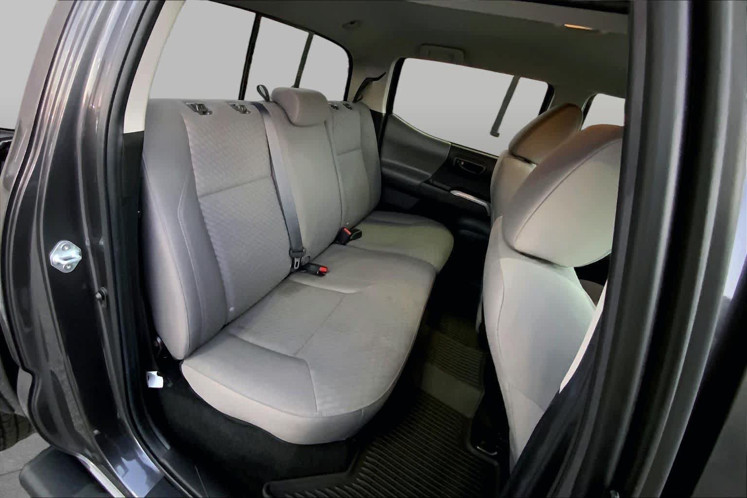 Used 2023 Toyota Tacoma SR5 AWD/4WD image 17