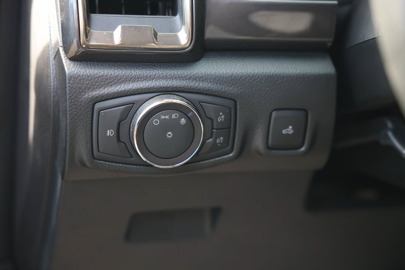 Certified 2019 Ford Ranger Lariat w/ Equipment Group 501A Mid AWD/4WD image 26
