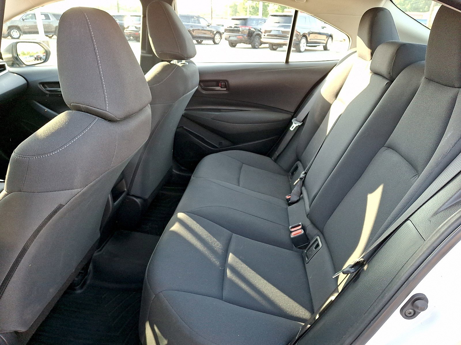 Used 2022 Toyota Corolla LE FWD image 9