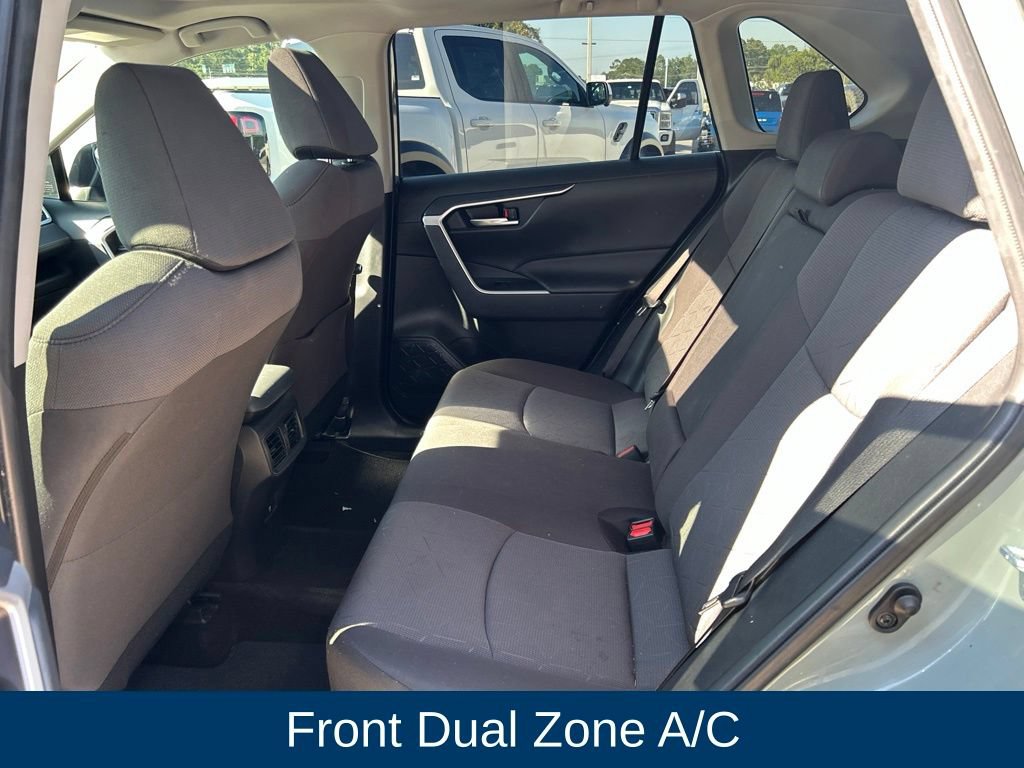 Used 2021 Toyota RAV4 XLE w/ Convenience Package FWD image 15