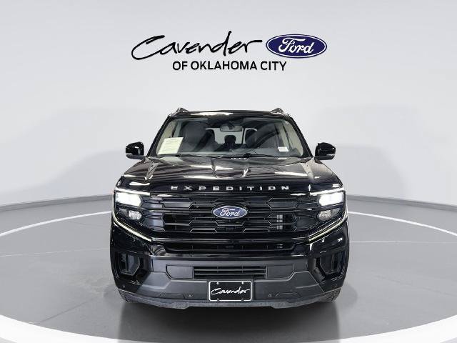 Certified 2025 Ford Expedition Active AWD/4WD image 3