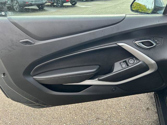Used 2018 Chevrolet Camaro SS RWD image 17