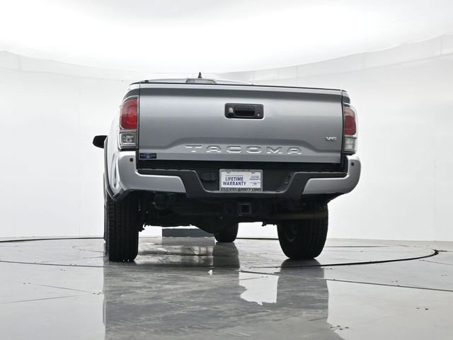 Used 2023 Toyota Tacoma TRD Off-Road w/ Technology Package AWD/4WD image 38