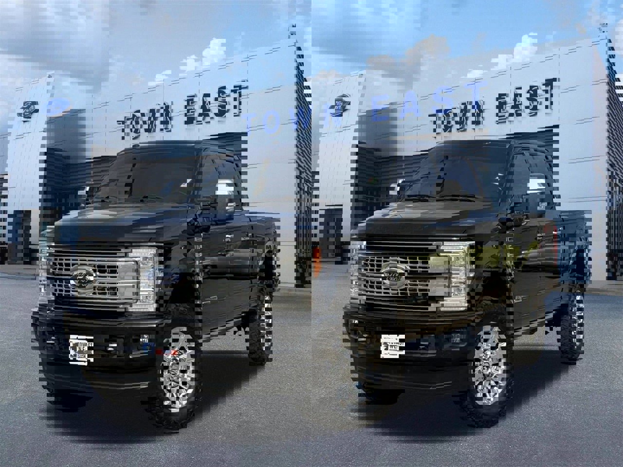 Certified 2017 Ford F350 Platinum w/ Platinum Ultimate Package