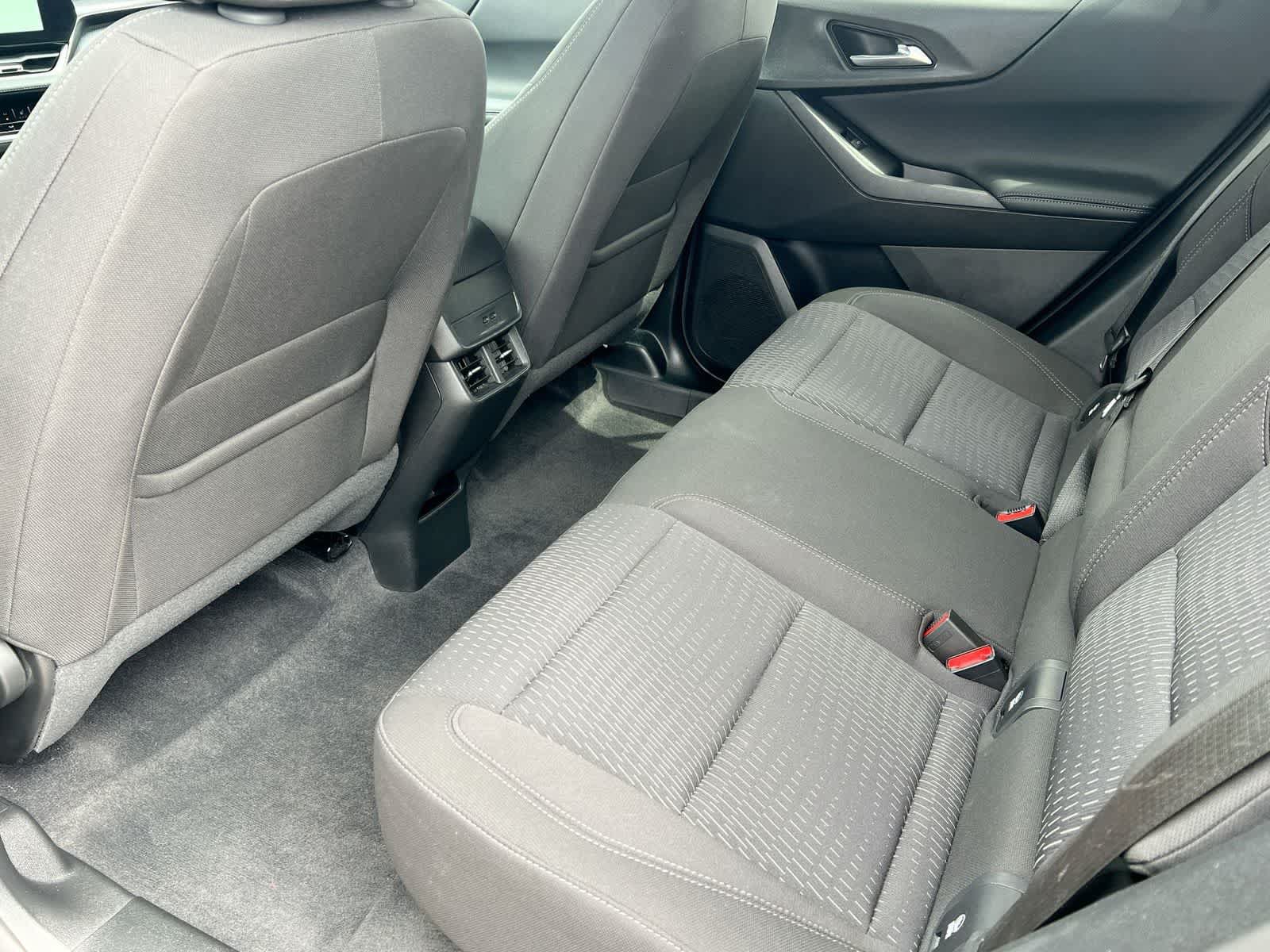 Used 2025 Chevrolet Equinox LT w/ Safety and Technology Package AWD/4WD image 18