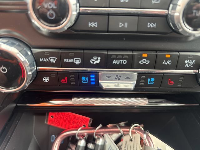Certified 2024 Ford F150 Lariat AWD/4WD image 35