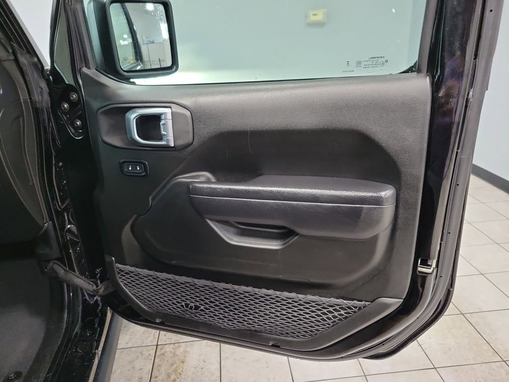 Used 2024 Jeep Wrangler Unlimited Rubicon 4xe AWD/4WD image 31