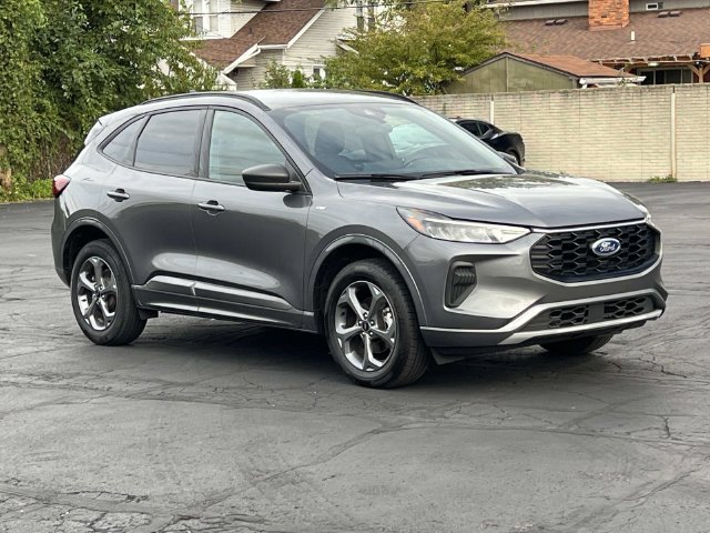 Certified 2024 Ford Escape ST-Line w/ Tech Pack #1 AWD/4WD image 7