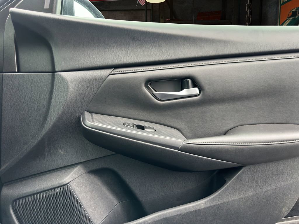 Used 2024 Nissan Sentra SV image 9