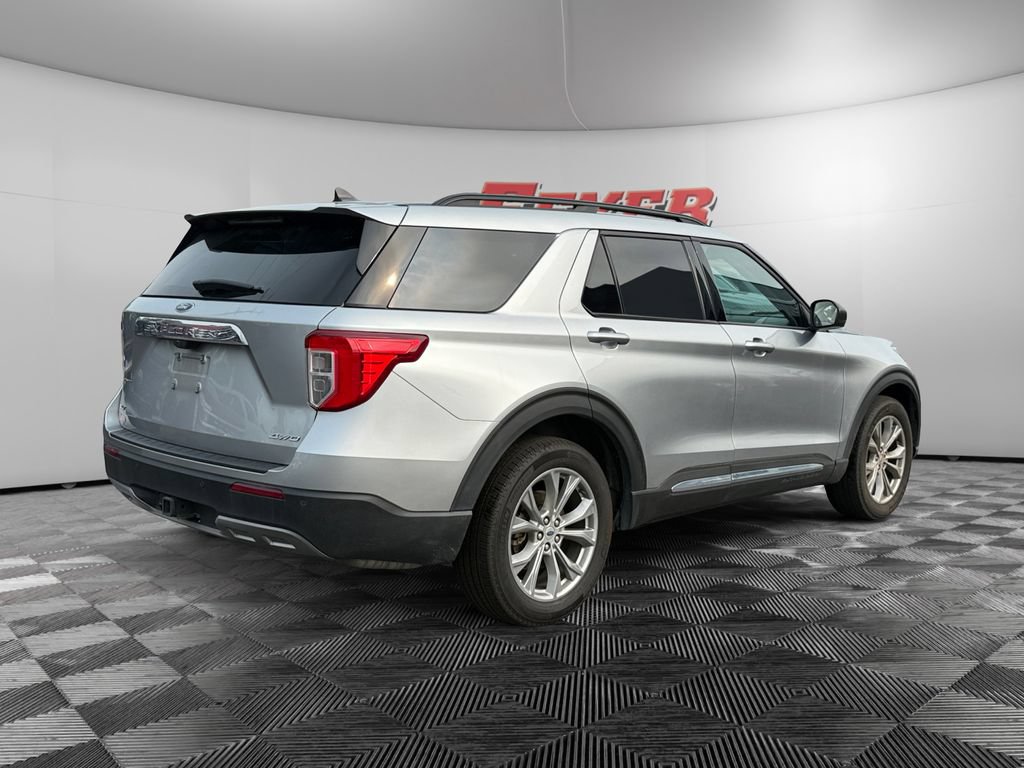 Certified 2023 Ford Explorer XLT w/ Equipment Group 202A AWD/4WD image 4