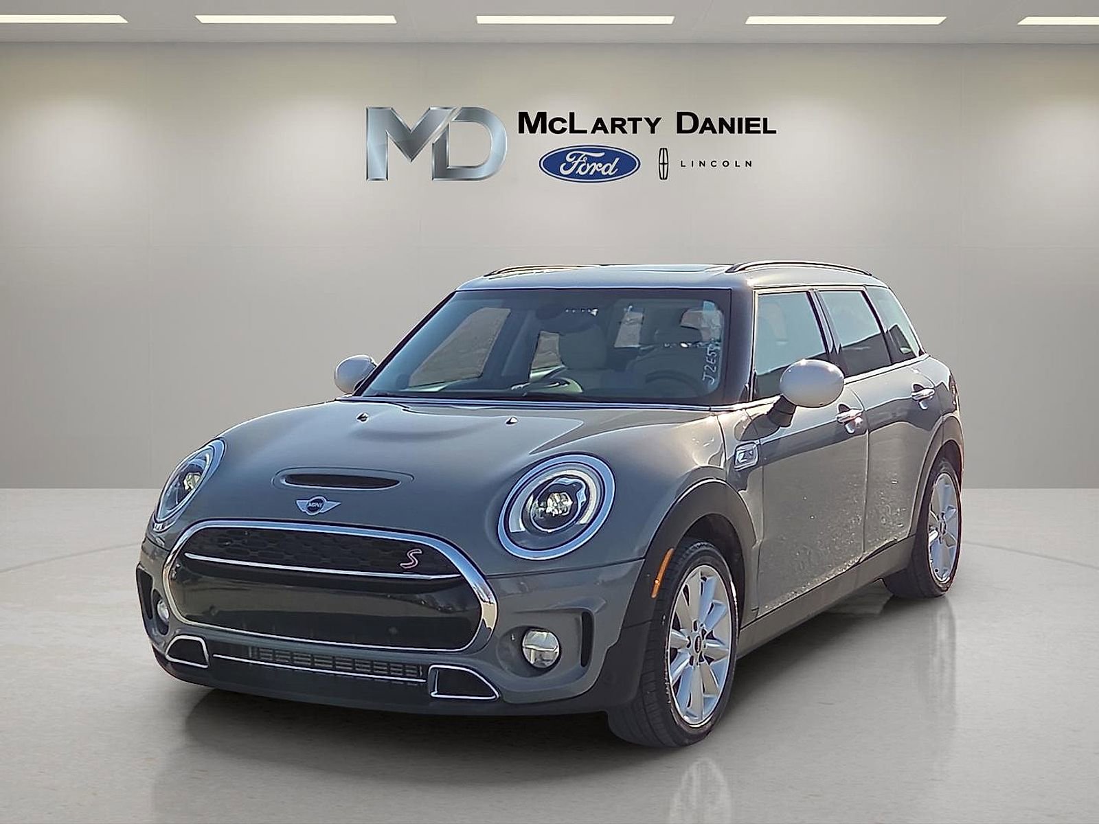 Used 2018 MINI Cooper Clubman S image 2