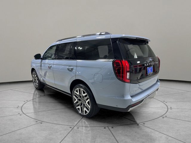 Certified 2025 Ford Expedition Platinum w/ Platinum Ultimate Package AWD/4WD image 5