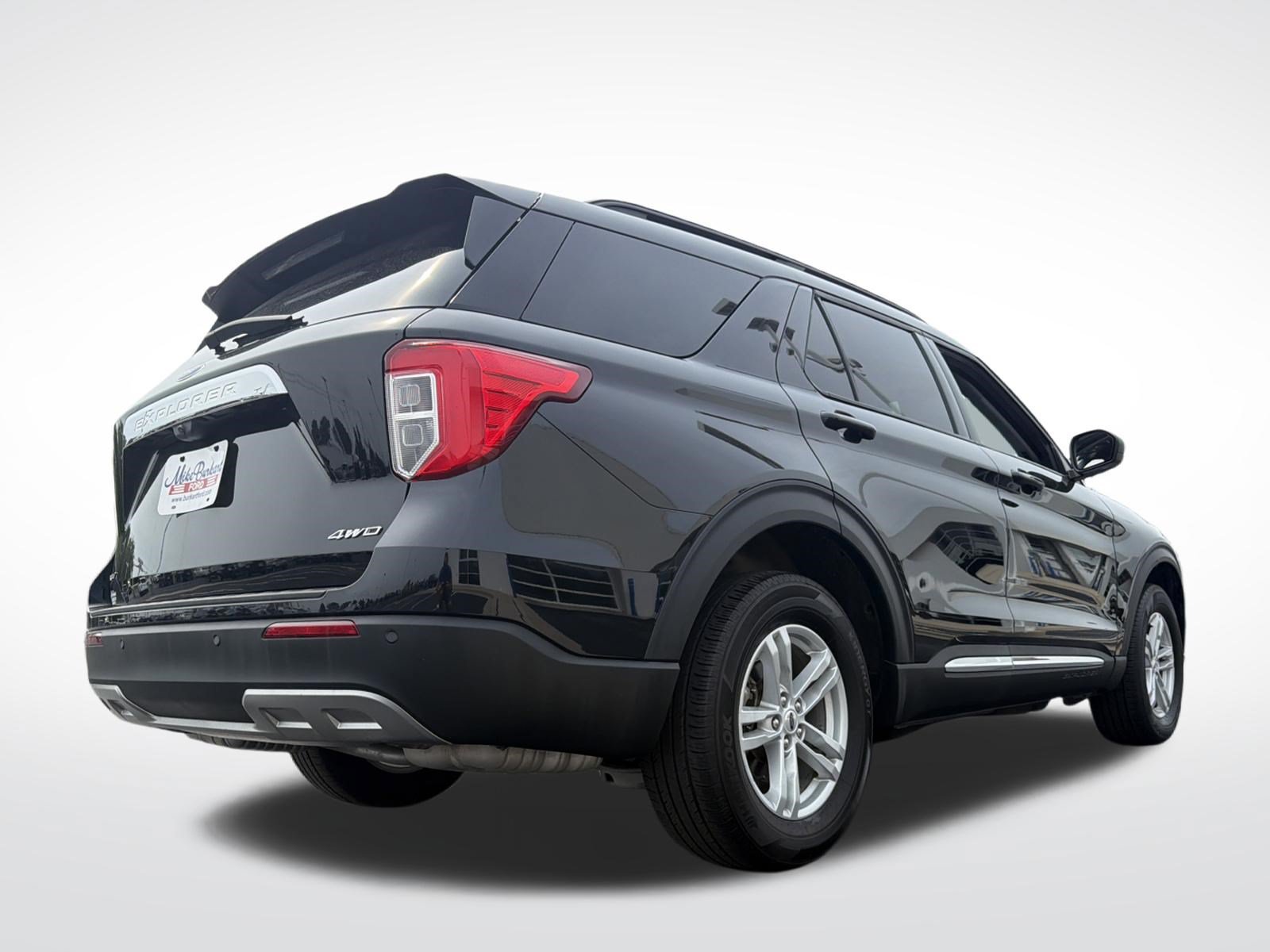 Certified 2024 Ford Explorer XLT w/ Equipment Group 202A AWD/4WD image 9