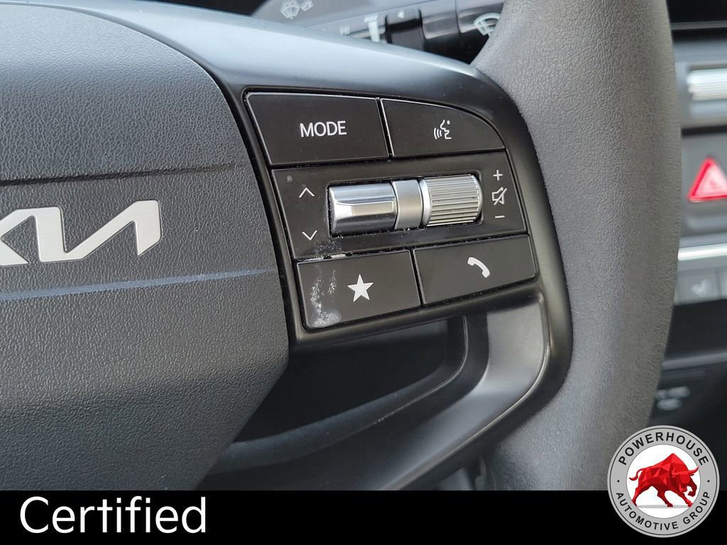 Used 2025 Kia K4 LXS image 27