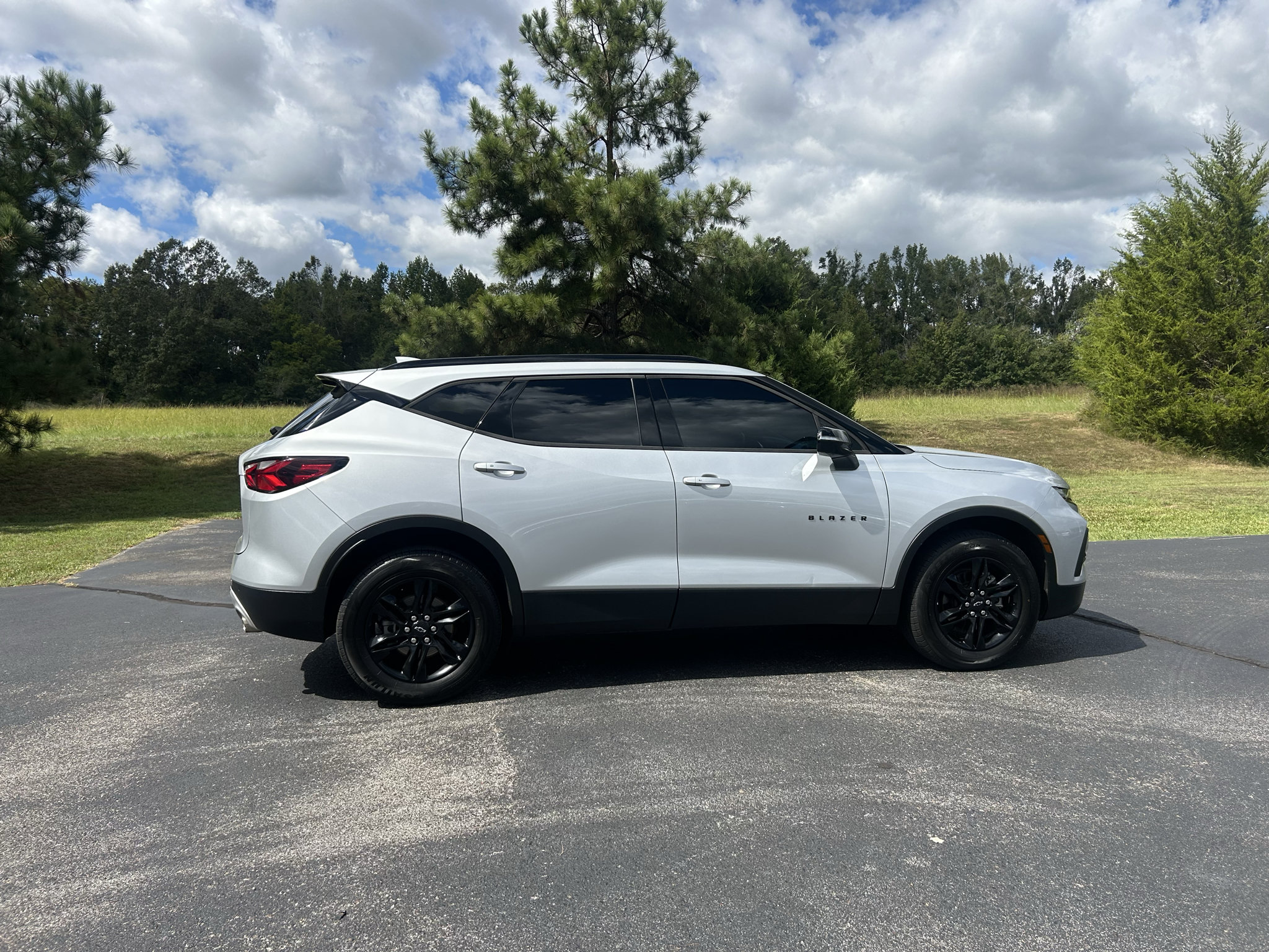 Used 2021 Chevrolet Blazer LT w/ Sound & Technology Package FWD image 8