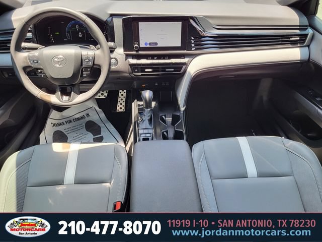 Used 2025 Toyota Camry SE w/ Convenience Package FWD image 13